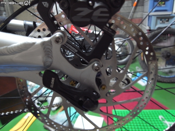 【分享】iron horse ojiki 改 142 X 12 Q-Lite DH/FR 六爪花鼓