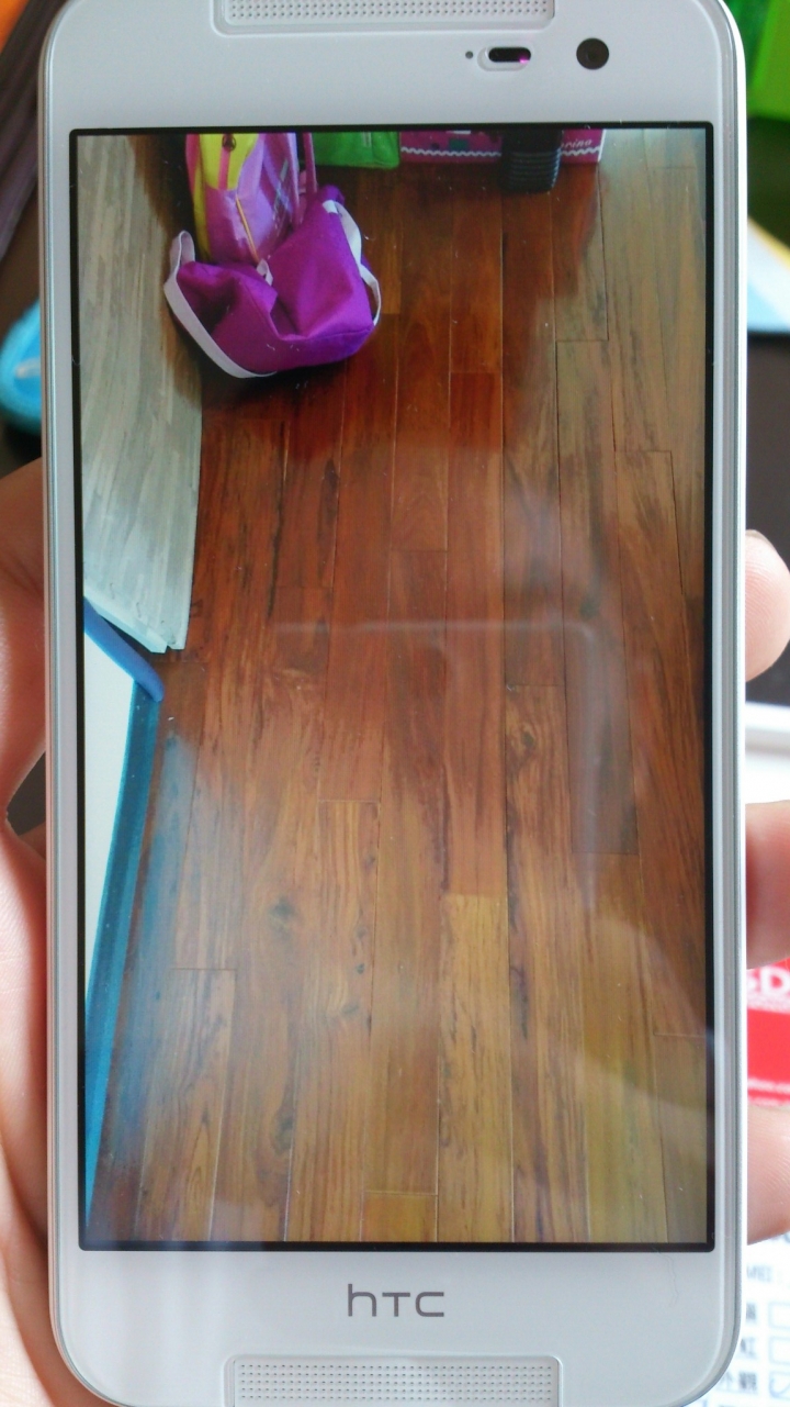 HTC butterfly 2 的白色機王,運氣也太好了,從沒看過的鏡頭災情, HTC 帶給我不開心的換機記憶