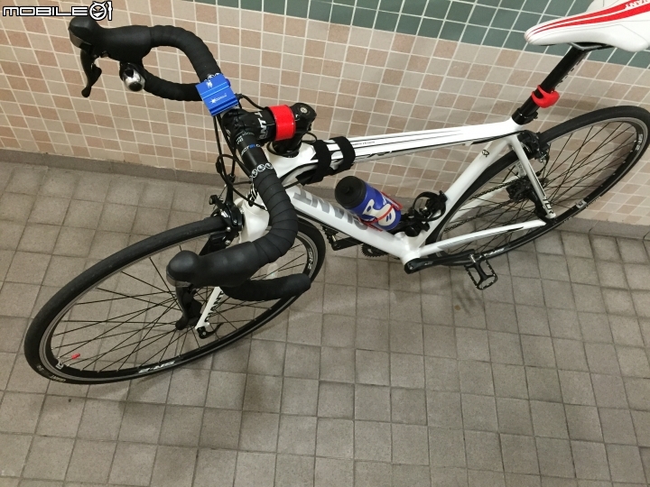 各位前輩能看一看這GIANT TCR SLR嗎?