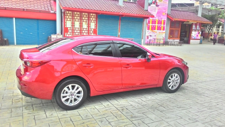 MAZDA 3 豪華 魂動紅開箱