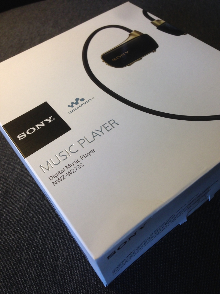 【開箱】我的游泳好夥伴 - Sony W273s
