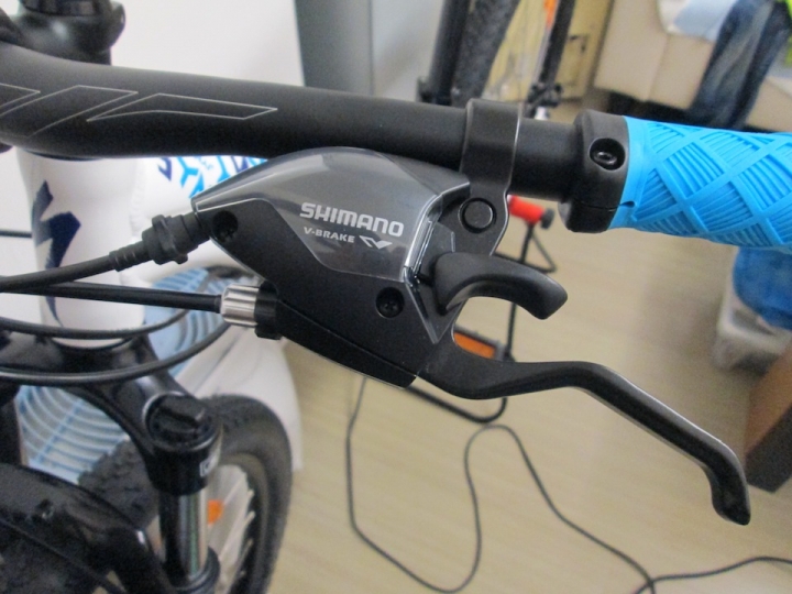 開箱 Specialized JYNX 650B 女用入門登山車