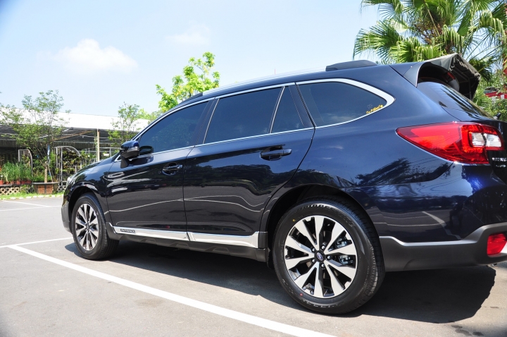 開箱文 2015 outback 深海藍