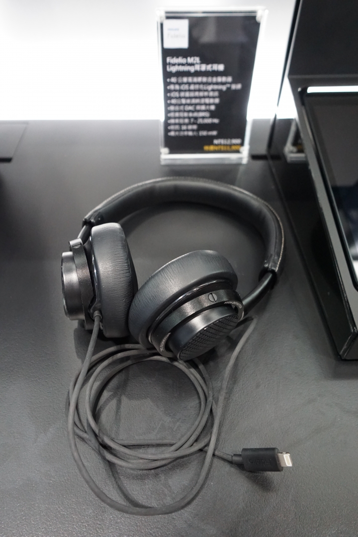 從此顛覆對環繞的觀念 - Philips Fidelio B5 聽感評測 & 多項影音測試