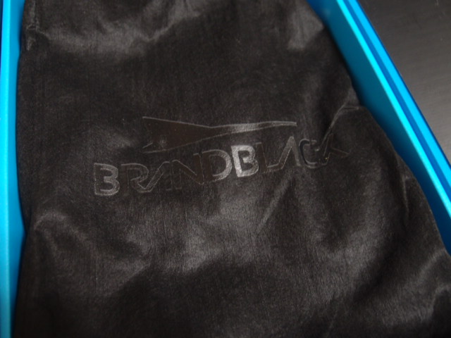 開箱文~BRANDBLACK籃球鞋開箱分享~
