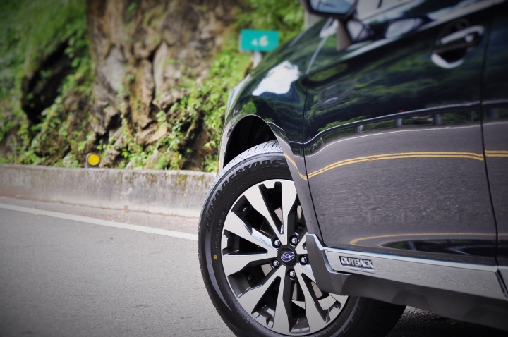 開箱文 2015 outback 深海藍