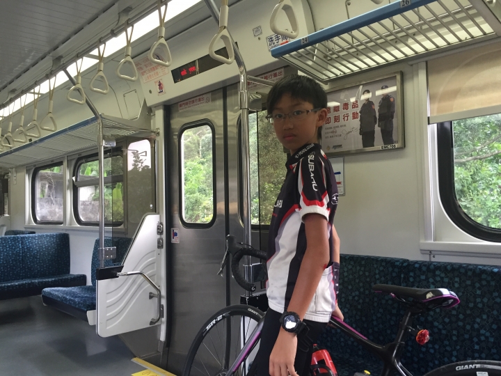 挑戰不可能任務之小六生帶著爸爸單車環島篇
