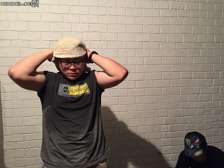 (0706地板拋光)舊屋大改造 工業風loft DIY 鐵水管床 手工文化石 仿清水模 穀倉門(含軌道) 拉花水泥地板 水泥雕花 獻醜進行中 夢想的微型背包客棧 圖多慎入!!