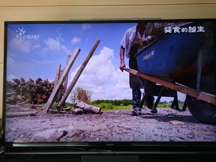 Panasonic 58AX800W 一個人開箱組裝