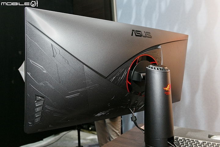 【COMPUTEX 2015】ASUS 發表多款 4K 螢幕與迷你桌上型電腦