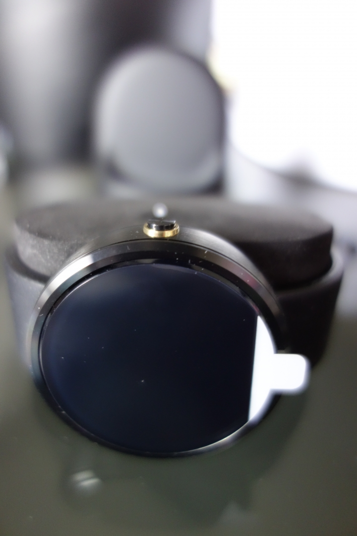 Moto 360 黑色皮質錶帶款 極簡單開箱