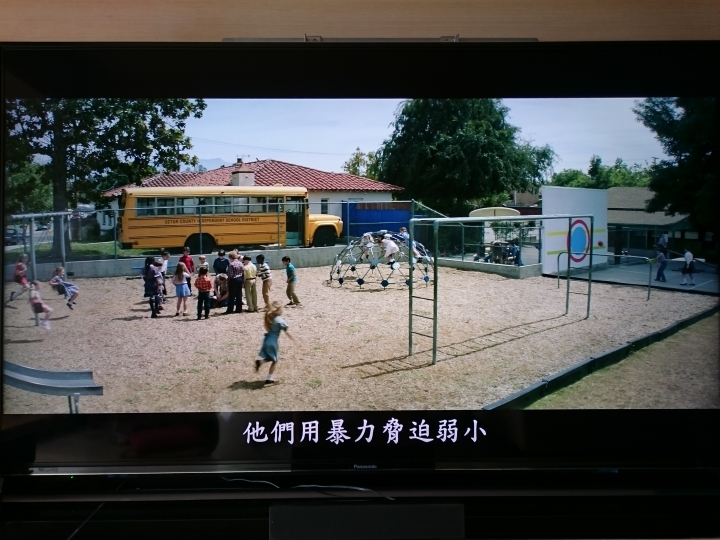 Panasonic 58AX800W 一個人開箱組裝
