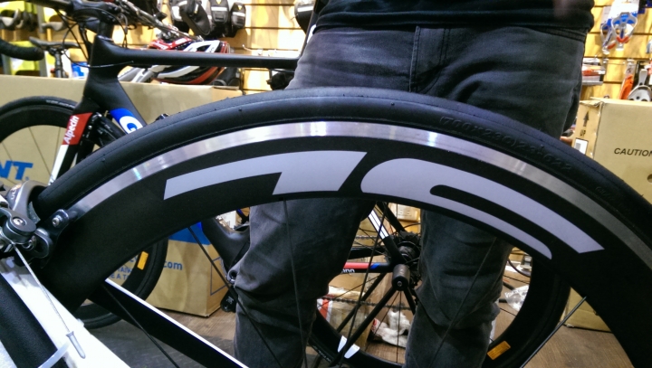 開箱 GIANT PROPEL SLR 1 消光銀