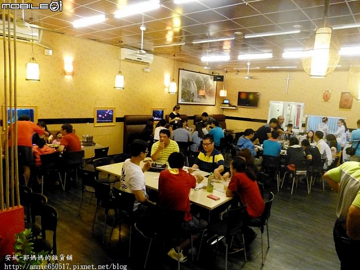 (((高雄食記)))左營區城裡的月光土雞城搬新家,月光一樣明亮,土雞一樣好吃!