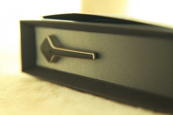 Plantronics Voyager Edge「SE」2015黑金配色藍牙耳機-開箱分享
