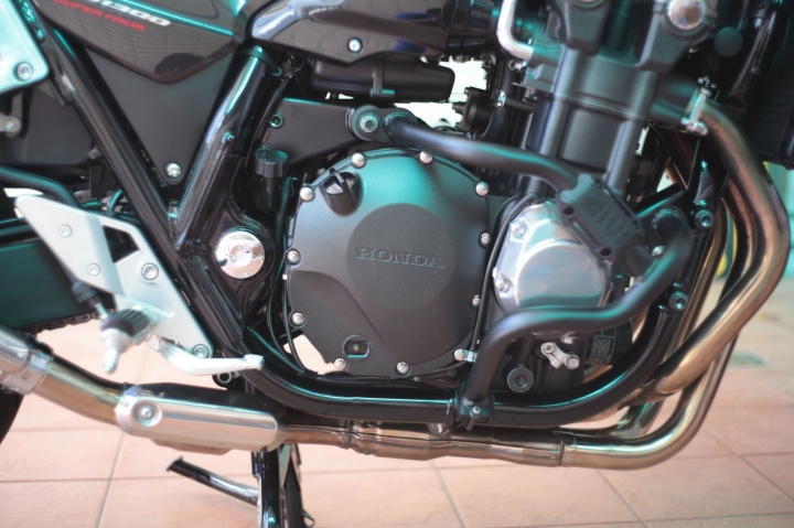 2015 CB1300 SF 限量版開箱