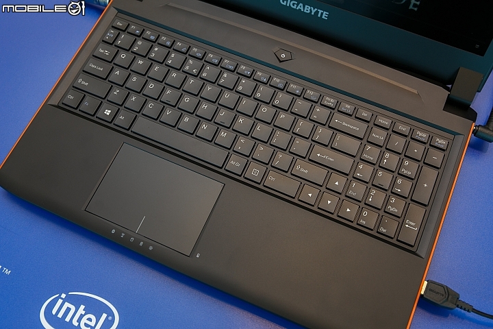 【COMPUTEX 2015】AORUS X5、GIGABYTE P55K v4 共譜電競新章節