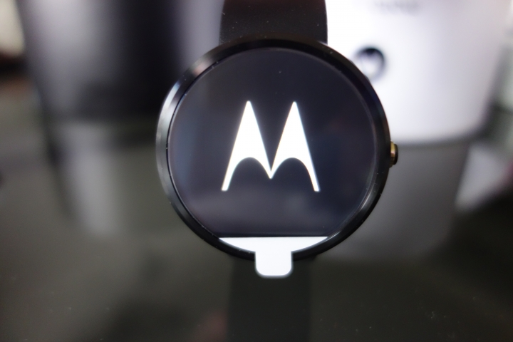 Moto 360 黑色皮質錶帶款 極簡單開箱