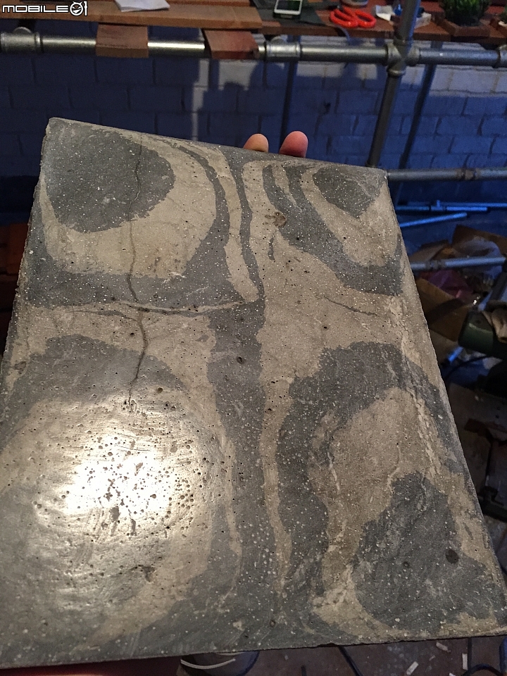 (0706地板拋光)舊屋大改造 工業風loft DIY 鐵水管床 手工文化石 仿清水模 穀倉門(含軌道) 拉花水泥地板 水泥雕花 獻醜進行中 夢想的微型背包客棧 圖多慎入!!