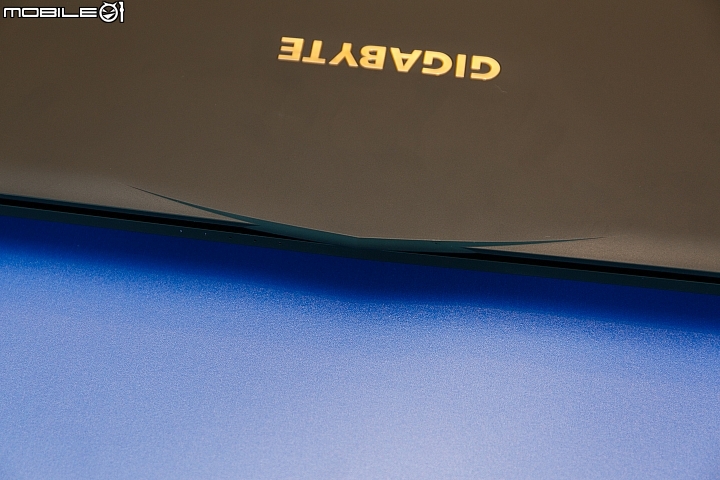 【COMPUTEX 2015】AORUS X5、GIGABYTE P55K v4 共譜電競新章節