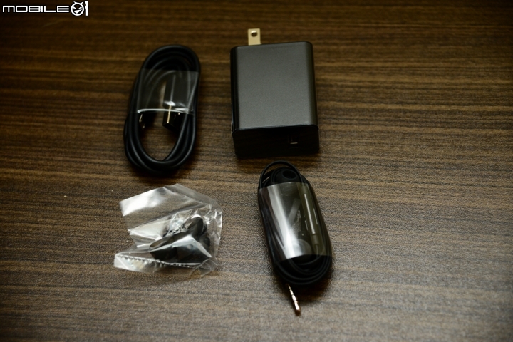 炫耀金ASUS Zenfone 2 ZE551ML 4G/64G版略高調入手開箱