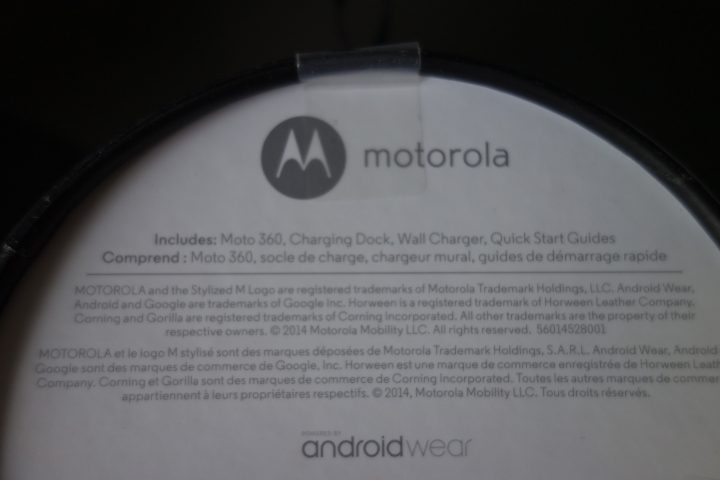 Moto 360 黑色皮質錶帶款 極簡單開箱