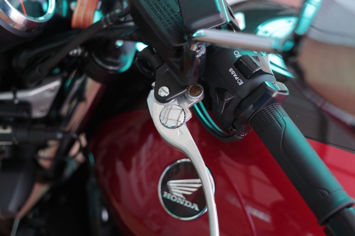 2015 CB1300 SF 限量版開箱