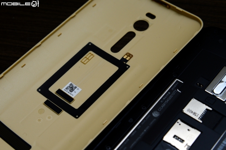 炫耀金ASUS Zenfone 2 ZE551ML 4G/64G版略高調入手開箱