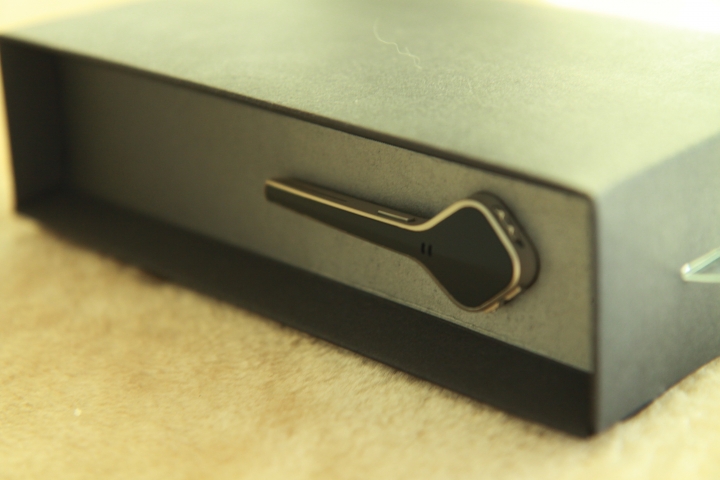 Plantronics Voyager Edge「SE」2015黑金配色藍牙耳機-開箱分享