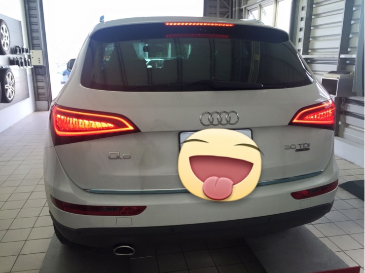 今天剛交車的Q5,手機拍的加減看一下,目前牽去鍍膜中