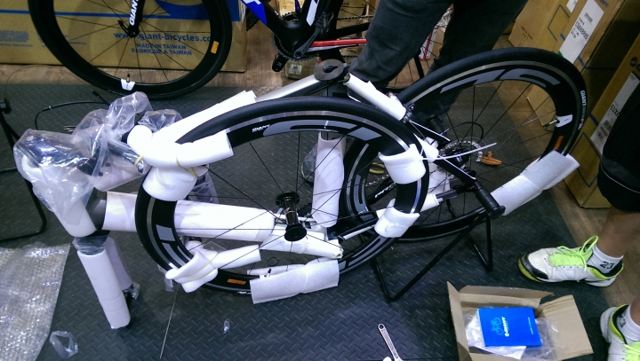開箱 GIANT PROPEL SLR 1 消光銀