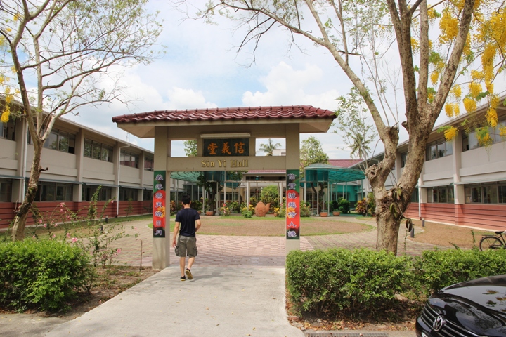 騎遊屏東榮家黃金雨(阿勃勒)隧道之旅