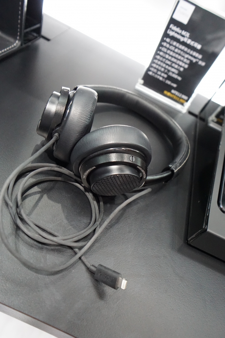 從此顛覆對環繞的觀念 - Philips Fidelio B5 聽感評測 & 多項影音測試