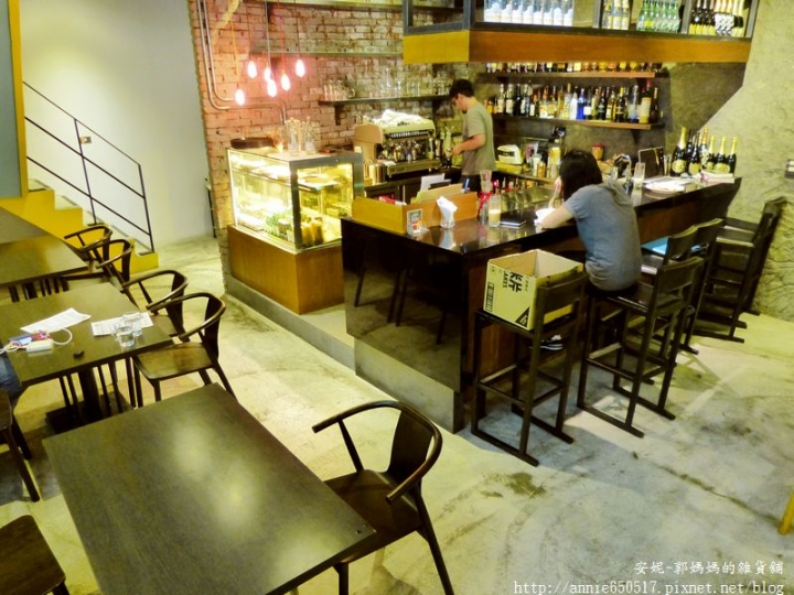 前鎮區Andy'z咖啡,輕食,簡餐,調酒,運動餐廳,有大營幕!(前OT餐廳)近夢時代