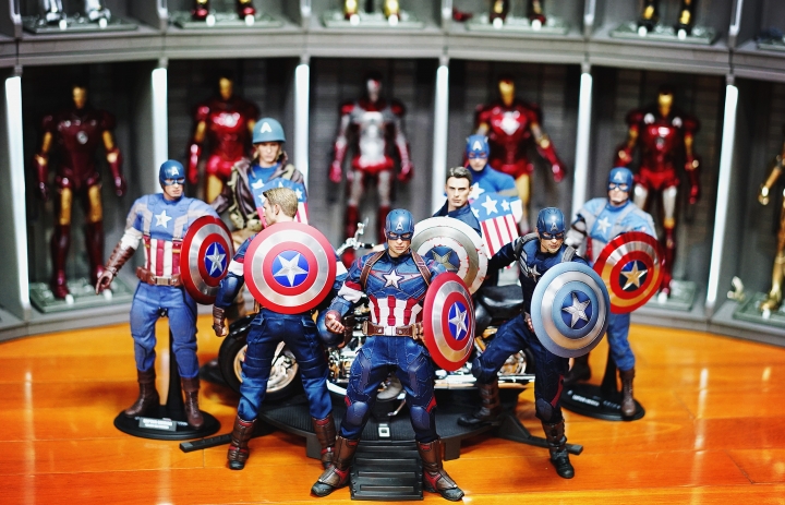 {很多圖} 多個鋼鐵人開箱!!! (有hot toys 黑色馬克7 有鋼鐵狂鞭 有馬克43 有超級自改鋼鐵人 有sideshow 1:1胸像)
