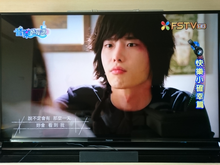 Panasonic 58AX800W 一個人開箱組裝