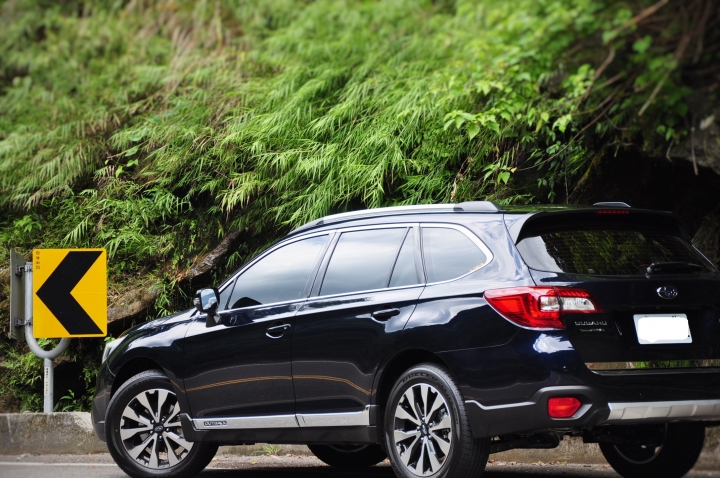 開箱文 2015 outback 深海藍