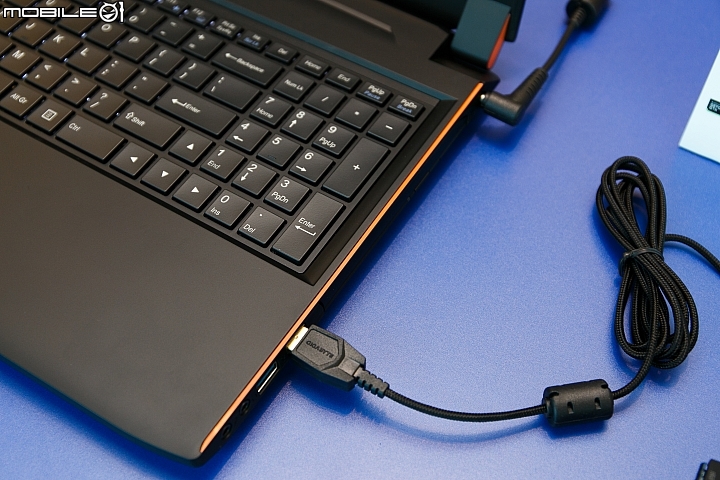 【COMPUTEX 2015】AORUS X5、GIGABYTE P55K v4 共譜電競新章節
