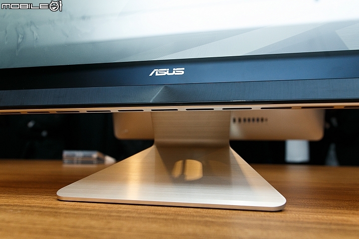 【COMPUTEX 2015】ASUS 展出全新 Zen AiO 電腦與 T100HA 變形筆電