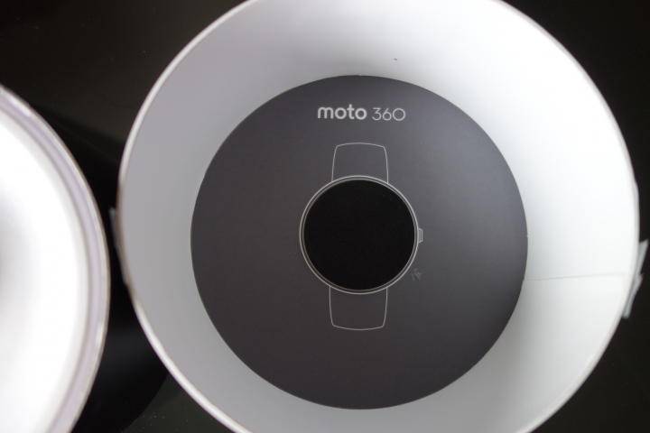 Moto 360 黑色皮質錶帶款 極簡單開箱