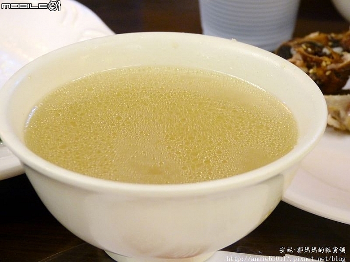 (((高雄食記)))左營區城裡的月光土雞城搬新家,月光一樣明亮,土雞一樣好吃!