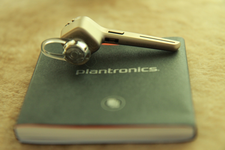 Plantronics Voyager Edge「SE」2015黑金配色藍牙耳機-開箱分享