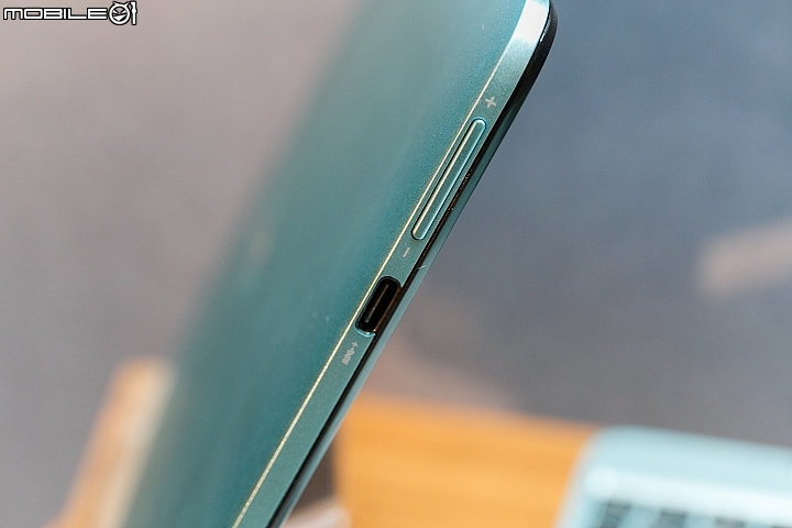 【COMPUTEX 2015】ASUS 展出全新 Zen AiO 電腦與 T100HA 變形筆電
