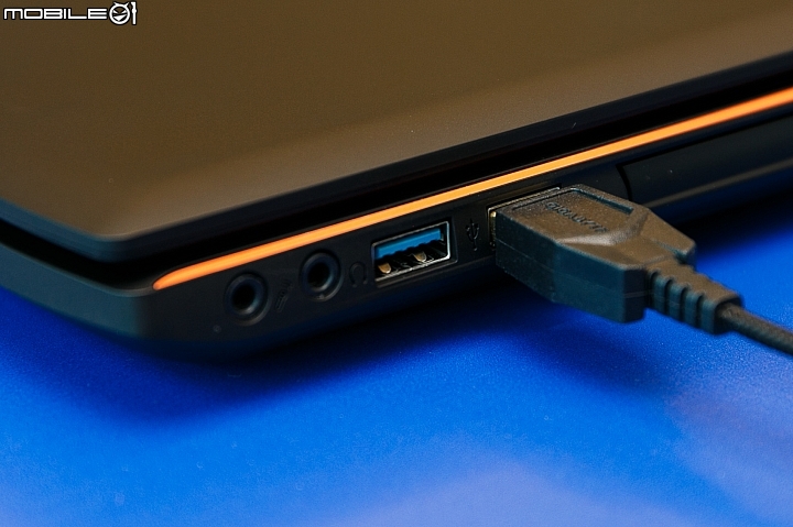 【COMPUTEX 2015】AORUS X5、GIGABYTE P55K v4 共譜電競新章節