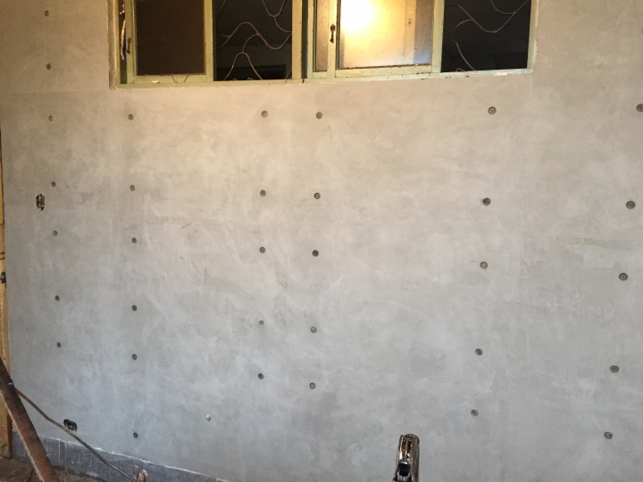 (0706地板拋光)舊屋大改造 工業風loft DIY 鐵水管床 手工文化石 仿清水模 穀倉門(含軌道) 拉花水泥地板 水泥雕花 獻醜進行中 夢想的微型背包客棧 圖多慎入!!
