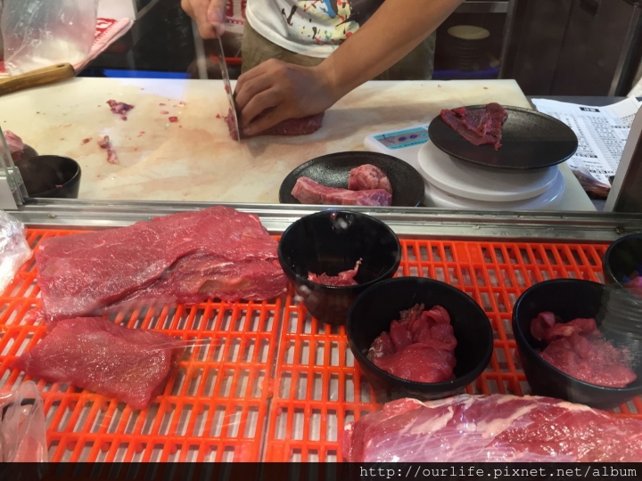 台中西屯.價平味美吃好撐的溫體牛肉鍋@那隻牛溫體牛肉涮涮鍋