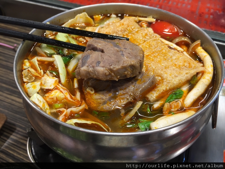 台中西屯.價平味美吃好撐的溫體牛肉鍋@那隻牛溫體牛肉涮涮鍋