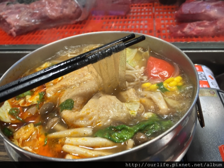 台中西屯.價平味美吃好撐的溫體牛肉鍋@那隻牛溫體牛肉涮涮鍋