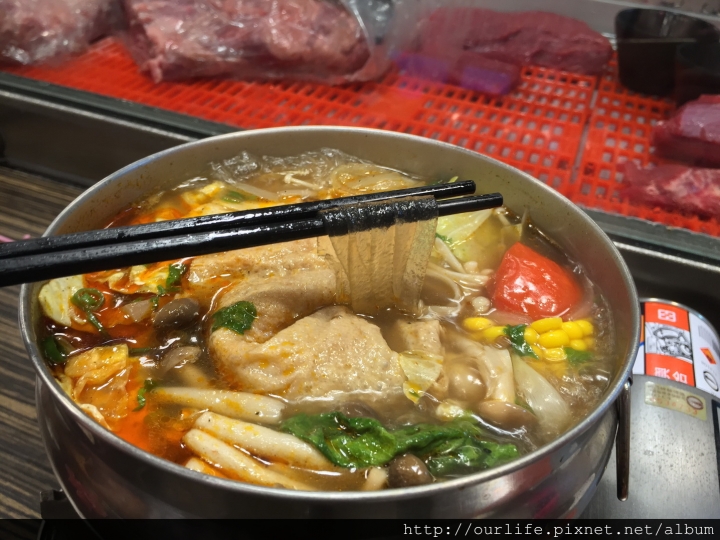 台中西屯.價平味美吃好撐的溫體牛肉鍋@那隻牛溫體牛肉涮涮鍋