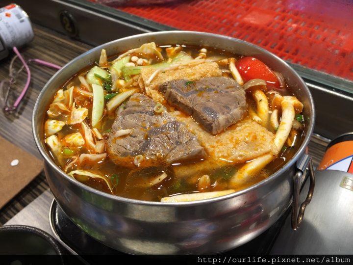 台中西屯.價平味美吃好撐的溫體牛肉鍋@那隻牛溫體牛肉涮涮鍋